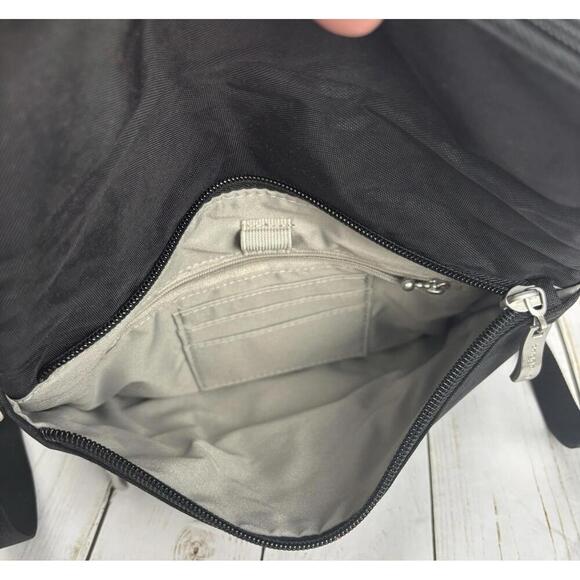 BAGGALLINI Flip Zip Essentials Crossbody Black Leopard - Picture 4 of 7